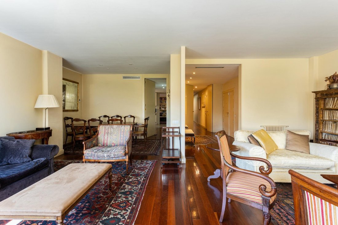 Apartment in Sarrià-Sant Gervasi, Barcelona, Spain 4 - 17913079