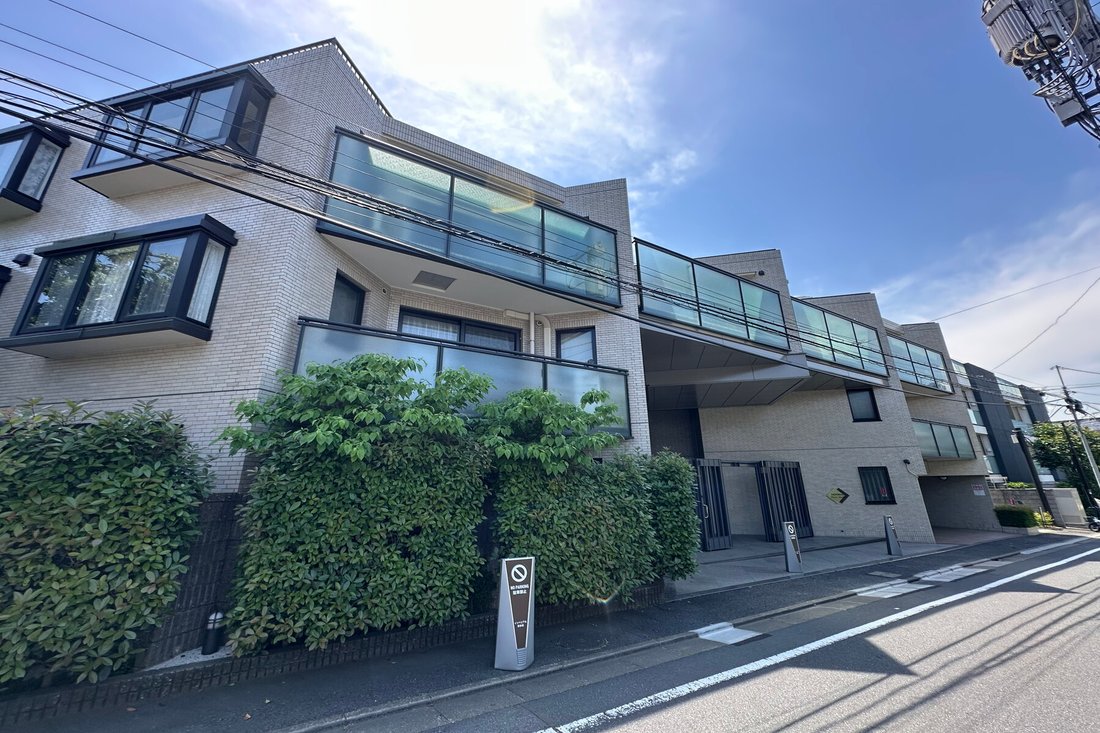 Condo in Shibuya City, Tokyo, Japan 1 - 17914226