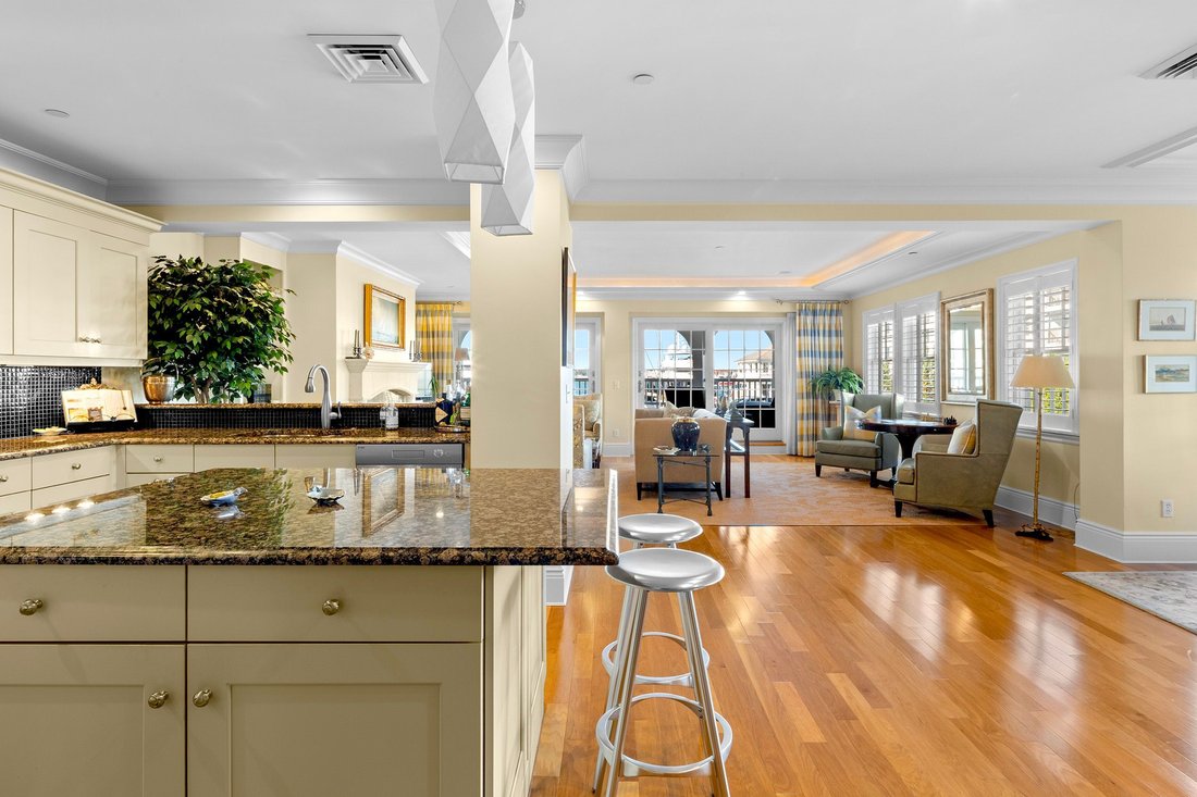 Condo in Newport, Rhode Island, United States 4 - 17914222