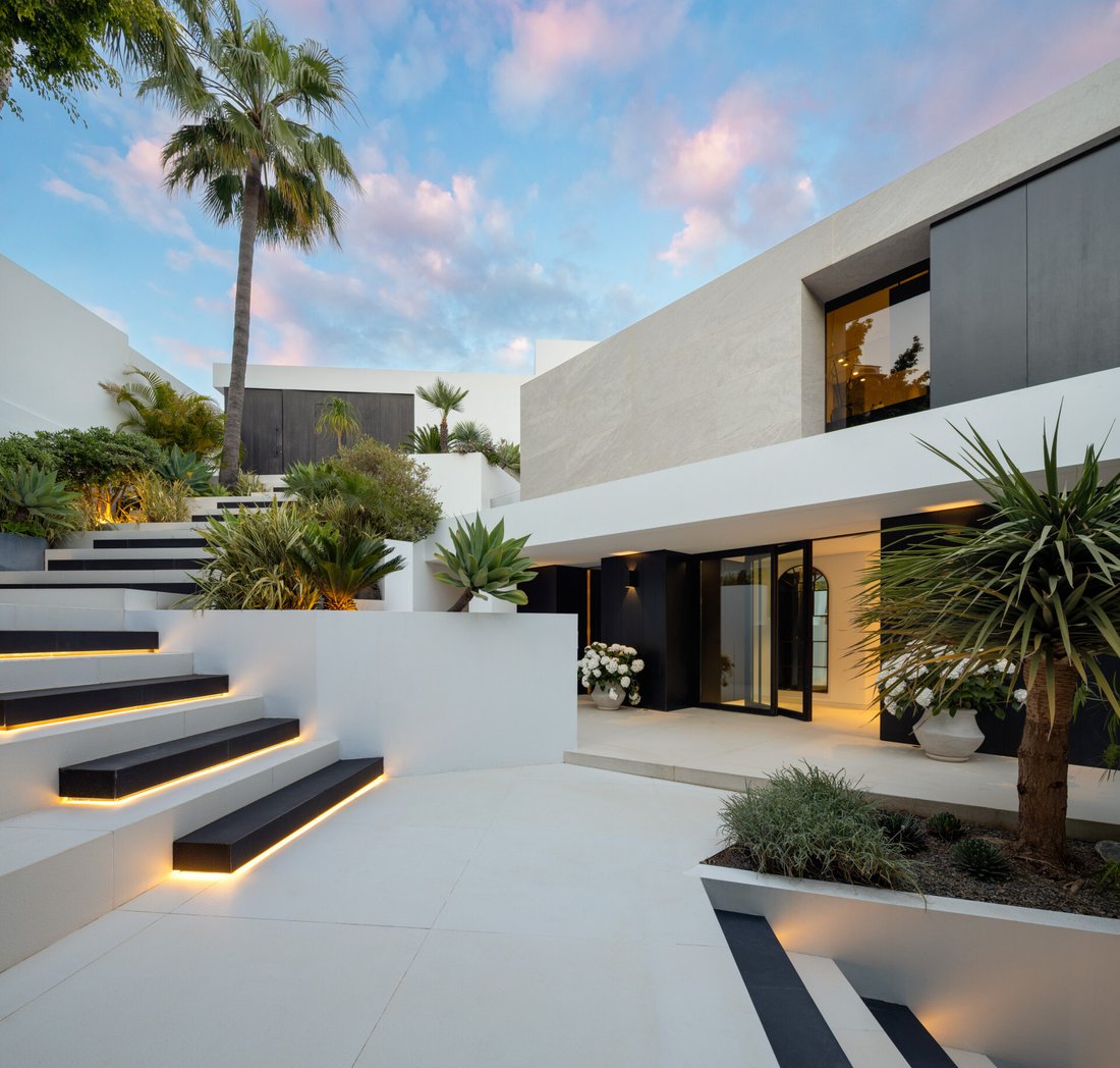 Villa in La Quinta, Benahavis, Andalusia 2 - 17914301