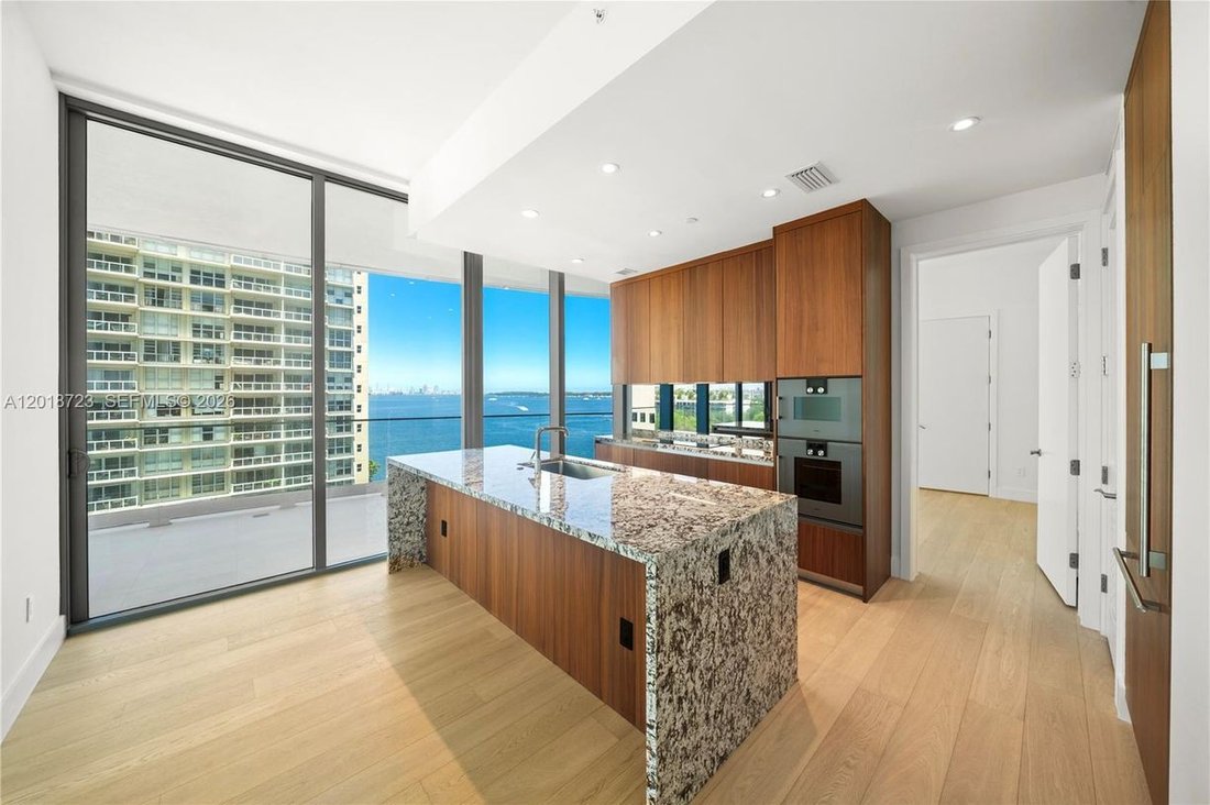 Condo in Miami, Florida, United States 2 - 17912786