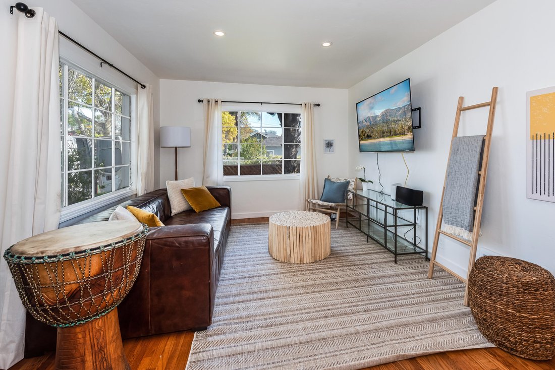 Santa Barbara, California, United States 3 - 17912948