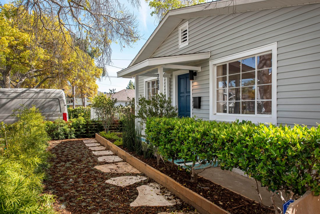 Santa Barbara, California, United States 2 - 17912948