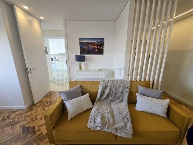 Apartment in Cedofeita, Santo Ildefonso, Se, Miragaia, Sao Nicolau e Vitoria, Porto District, Portugal 3 - 17878878