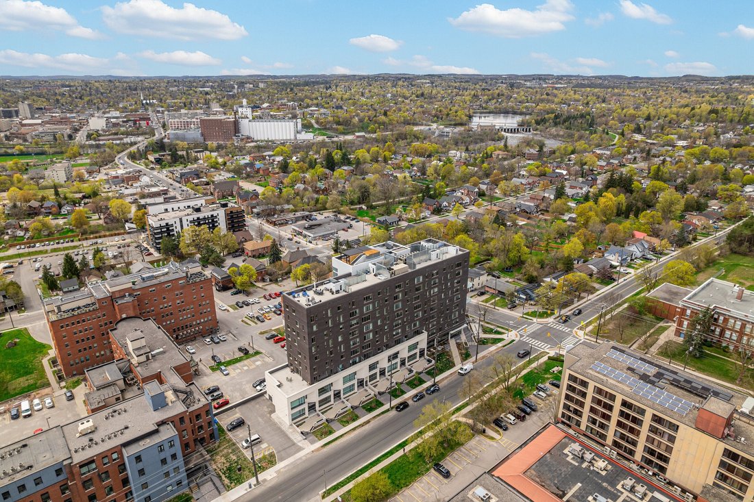 Condo in Peterborough, Ontario, Canada 2 - 17914586