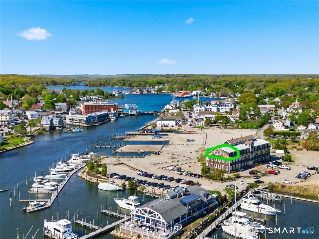 Condo in Groton, Connecticut, United States 1 - 17855012