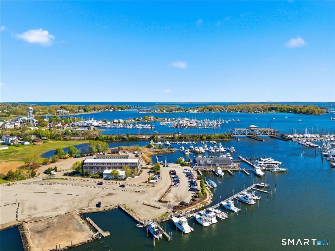 Condo in Groton, Connecticut, United States 3 - 17855012
