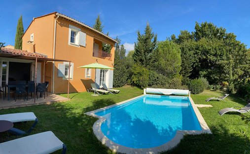 Casa en Saint-Saturnin-lès-Apt, Provenza-Alpes-Costa Azul, Francia 1