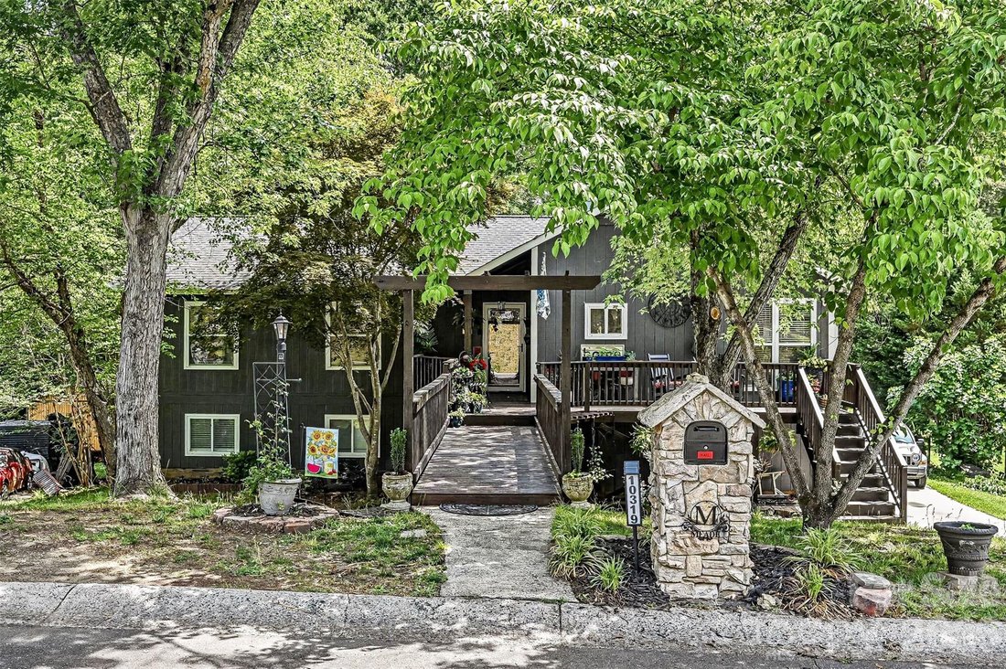 House in Charlotte, North Carolina, United States 1 - 17915359