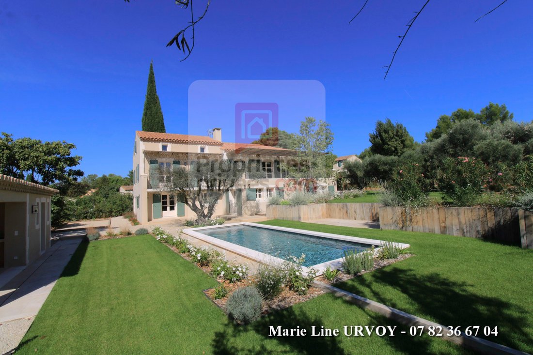 Villa in Paradou, Provence-Alpes-Côte d'Azur, France 1 - 17914751