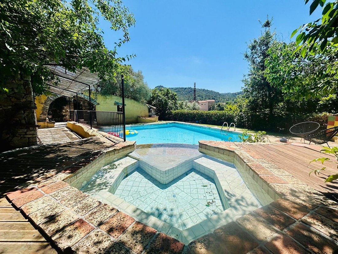 Villa in Rougiers, Provence-Alpes-Côte d'Azur, France 2 - 17914753