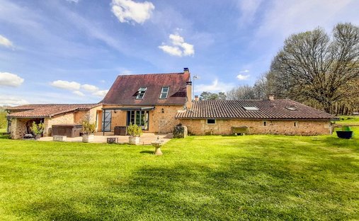 Villa in Antonne-et-Trigonant, Nouvelle-Aquitaine, France 1