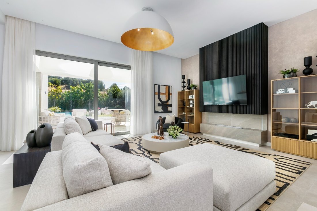 Villa in Estepona, Andalusia, Spain 2 - 17915257