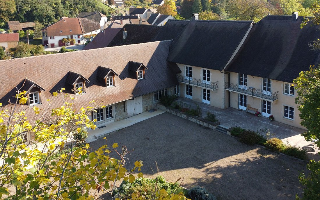 Villa in Chateau-Chalon, Bourgogne – Franche-Comté, France 3 - 17064378