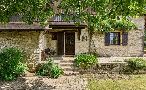 Villa in Bournois, Bourgogne – Franche-Comté, France 1
