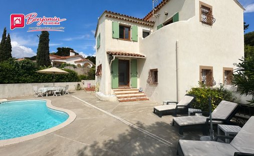 Villa in Nartelle-Noyer-Bellevue-bd des Sardinaux, Sainte-Maxime, France 1
