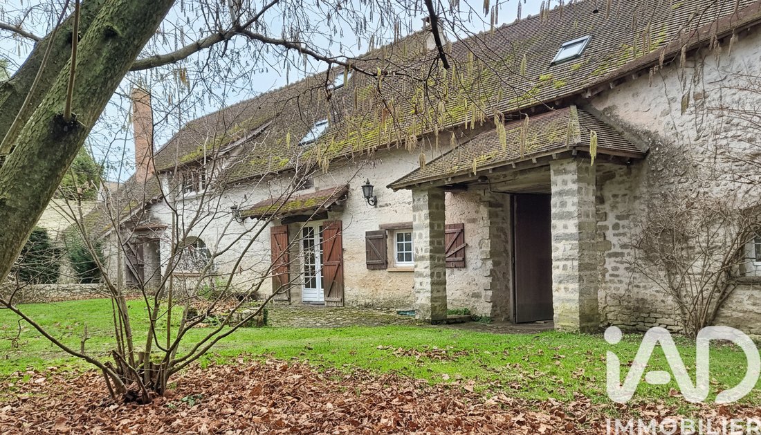 House in Guigneville-sur-Essonne, Ile-de-France, France 1 - 16982345