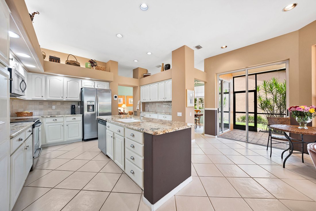 Bonita Springs, Florida, United States 5 - 17915595