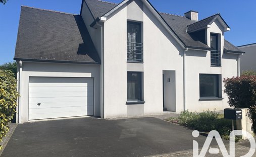 House in La Chapelle-sur-Erdre, Pays de la Loire, France 1