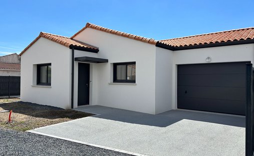 Villa in Charmes, Grand Est, France 1