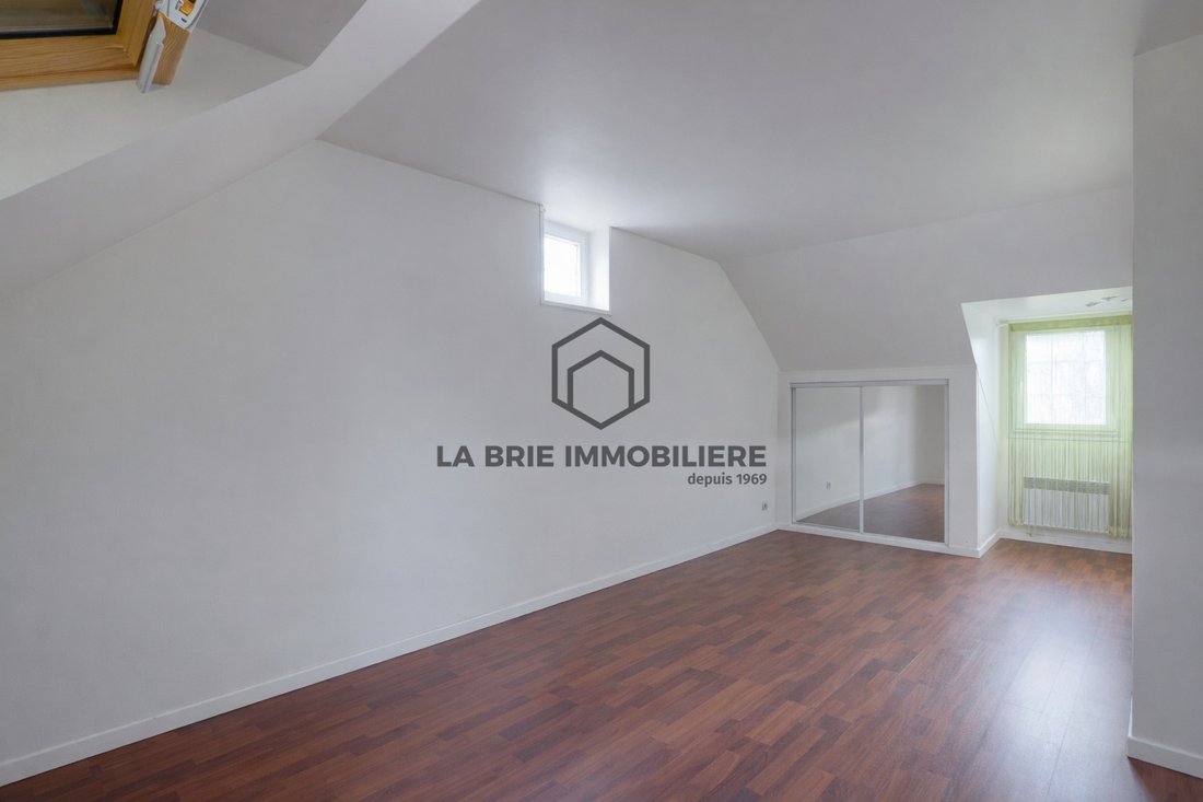 Villa in Le Reveillon, Villecresnes, France 5 - 17914770