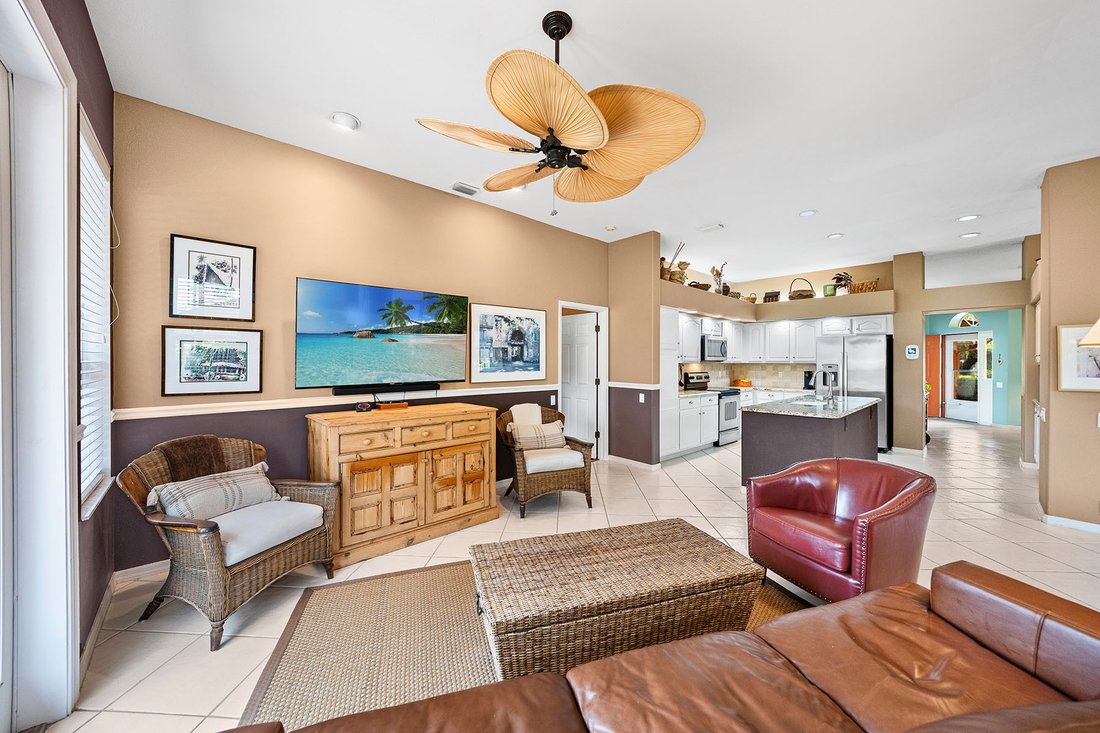 Bonita Springs, Florida, United States 1 - 17915595