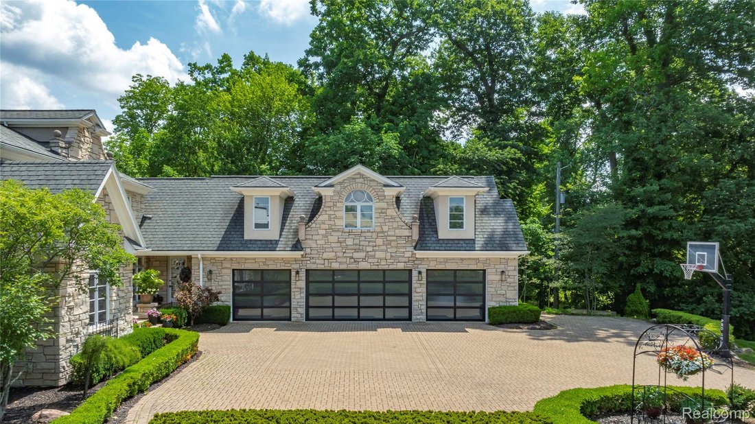 House in Orchard Lake Village, Michigan, United States 4 - 17915469