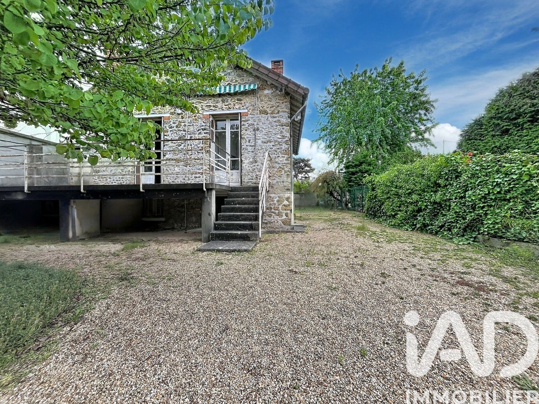 House in Le Vésinet, Ile-de-France, France 2 - 17918693