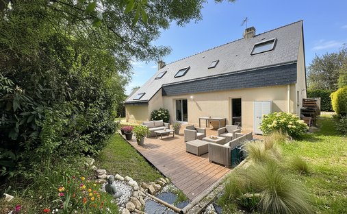 Villa in Est, Thouare-sur-Loire, France 1
