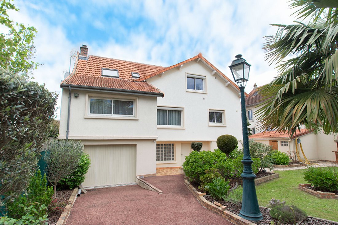 Villa in Centre Ville, Bretigny-sur-Orge, France 2 - 17914894