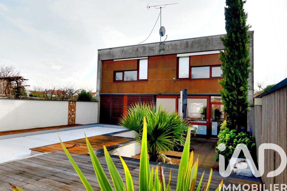 House in Poitiers, Nouvelle-Aquitaine, France 1 - 17919087