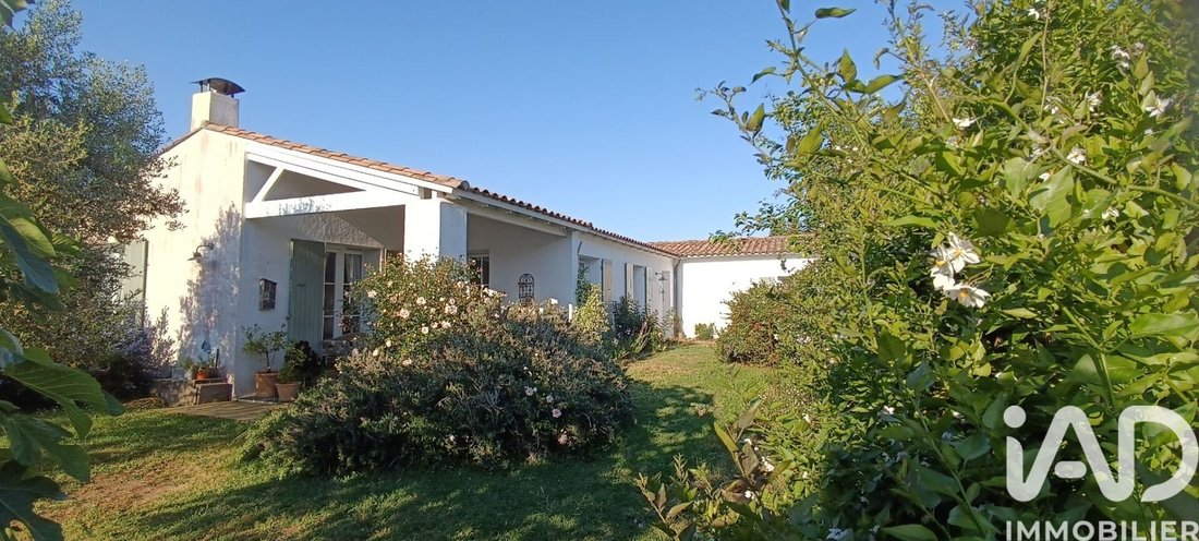 House in Loix, Nouvelle-Aquitaine, France 2 - 17918941