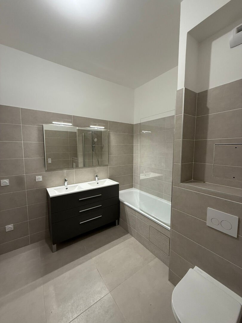 Apartment in Centre Ville, Suresnes, France 3 - 17915042