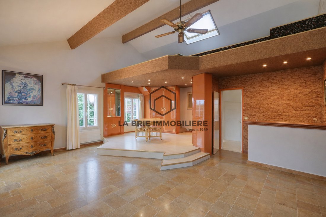 Villa in Le Reveillon, Villecresnes, France 2 - 17914770