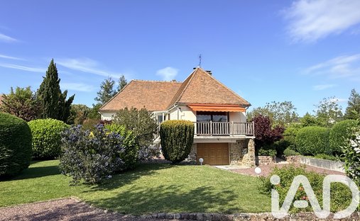 House in Saint-Martin-aux-Chartrains, Normandy, France 1