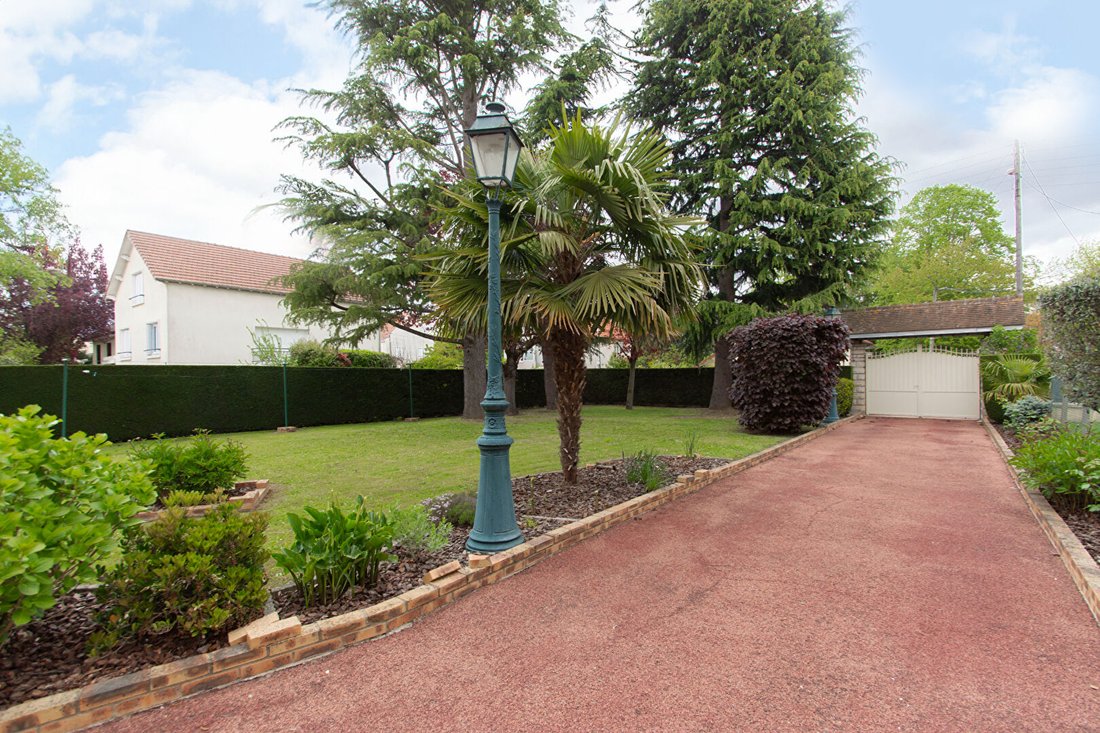 Villa in Centre Ville, Bretigny-sur-Orge, France 3 - 17914894