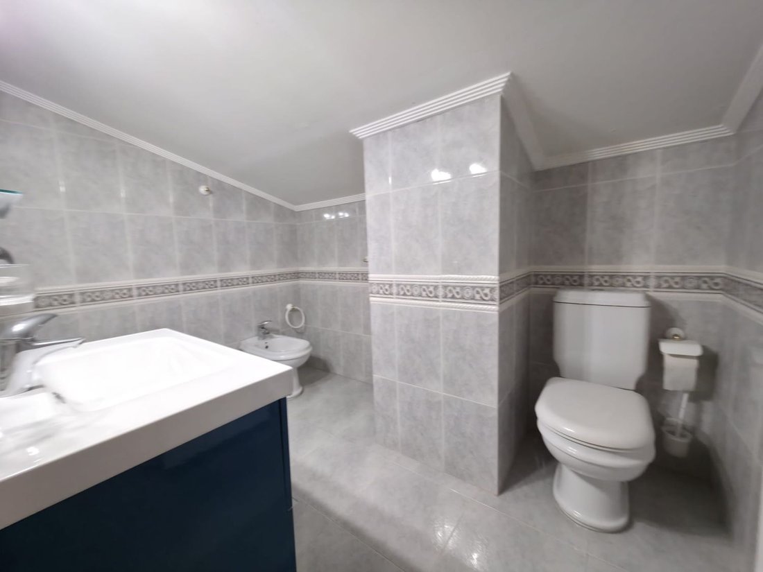 Chalet in Gamarra Mayor / Gamarra Nagusia, Vitoria-Gasteiz, Spain 1 - 17517221