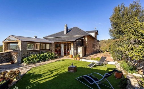 Chalet in Vallirana, Catalonia, Spain 1
