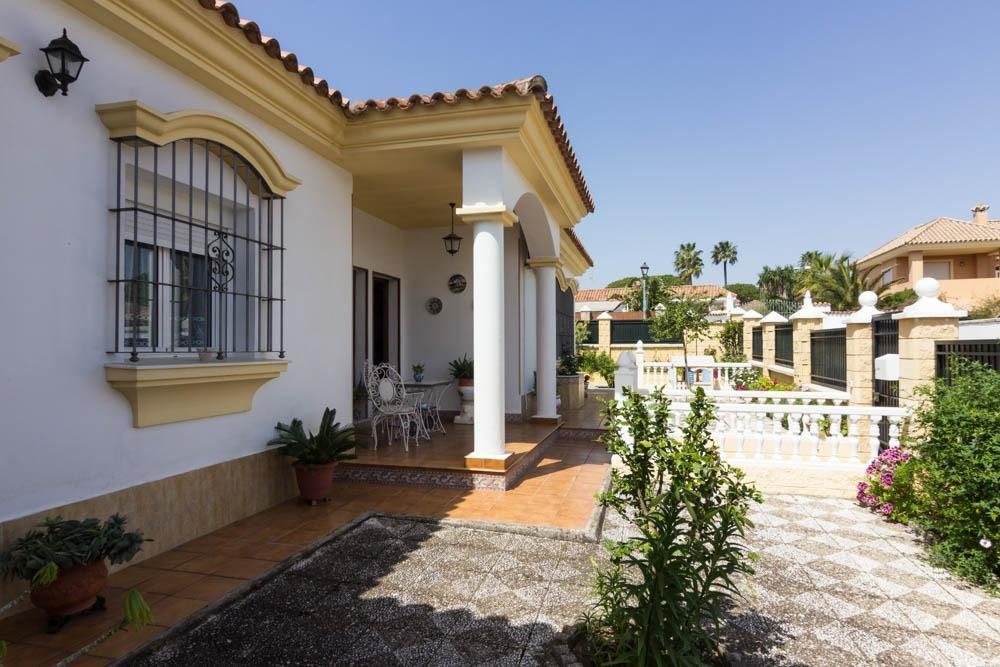Chalet in El Puerto de Santa María, Andalusia, Spain 2 - 17915858