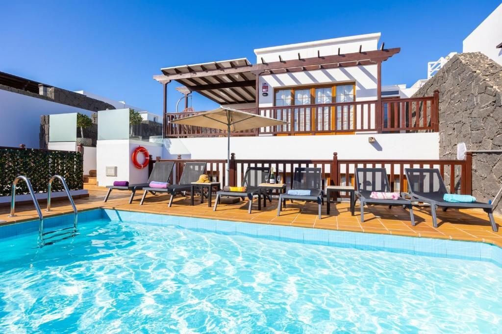Villa in Playa Blanca, Yaiza, Spain 1 - 17915827