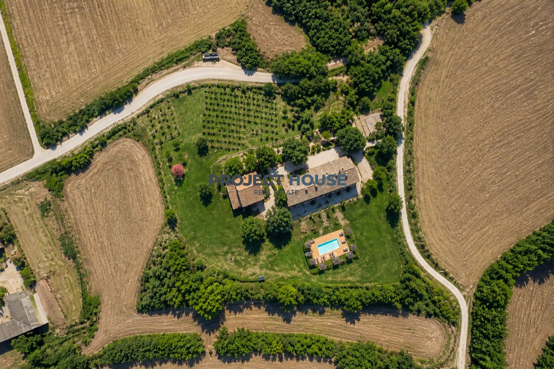 Villa in Brunyola i Sant Marti Sapresa, Catalonia, Spain 4 - 17916052