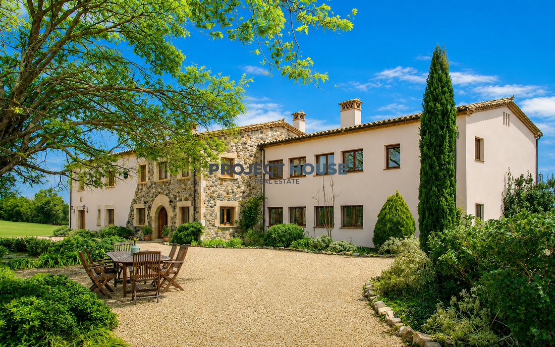 Villa in Brunyola i Sant Marti Sapresa, Catalonia, Spain 1 - 17916052