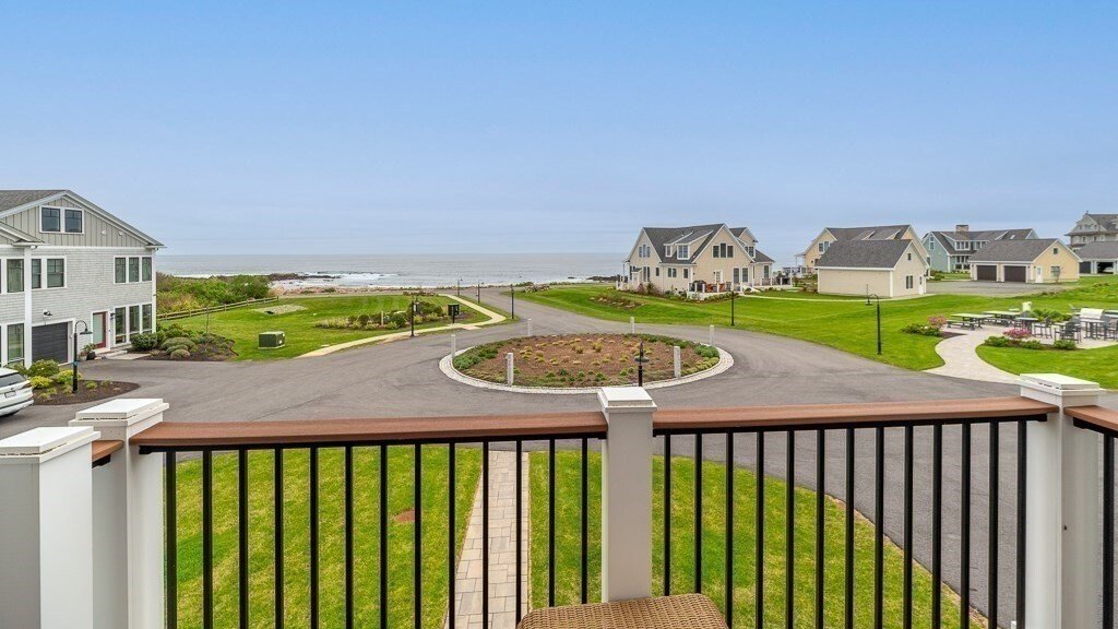 Condo in Gloucester, Massachusetts, United States 4 - 17882945