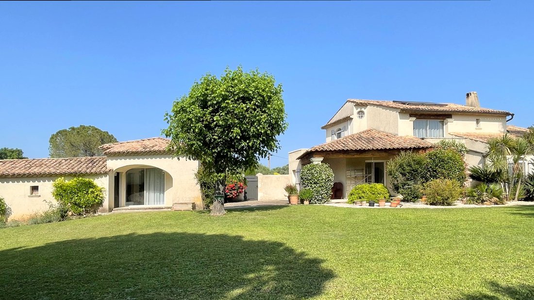 Villa in Uzès, Occitania, France 4 - 17922520