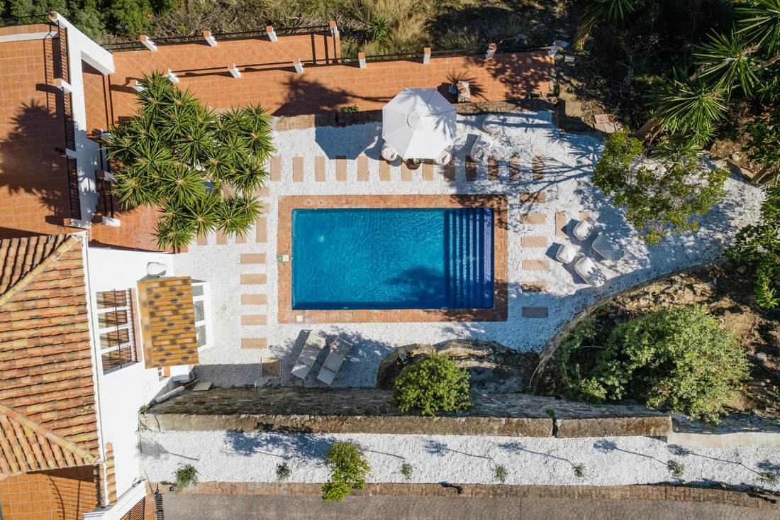 Villa in El Madroñal, Benahavis, Spain 3 - 17923455