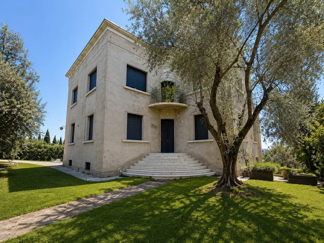 Villa in Hill Zone, Padenghe sul Garda, Lombardy 1 - 17922086