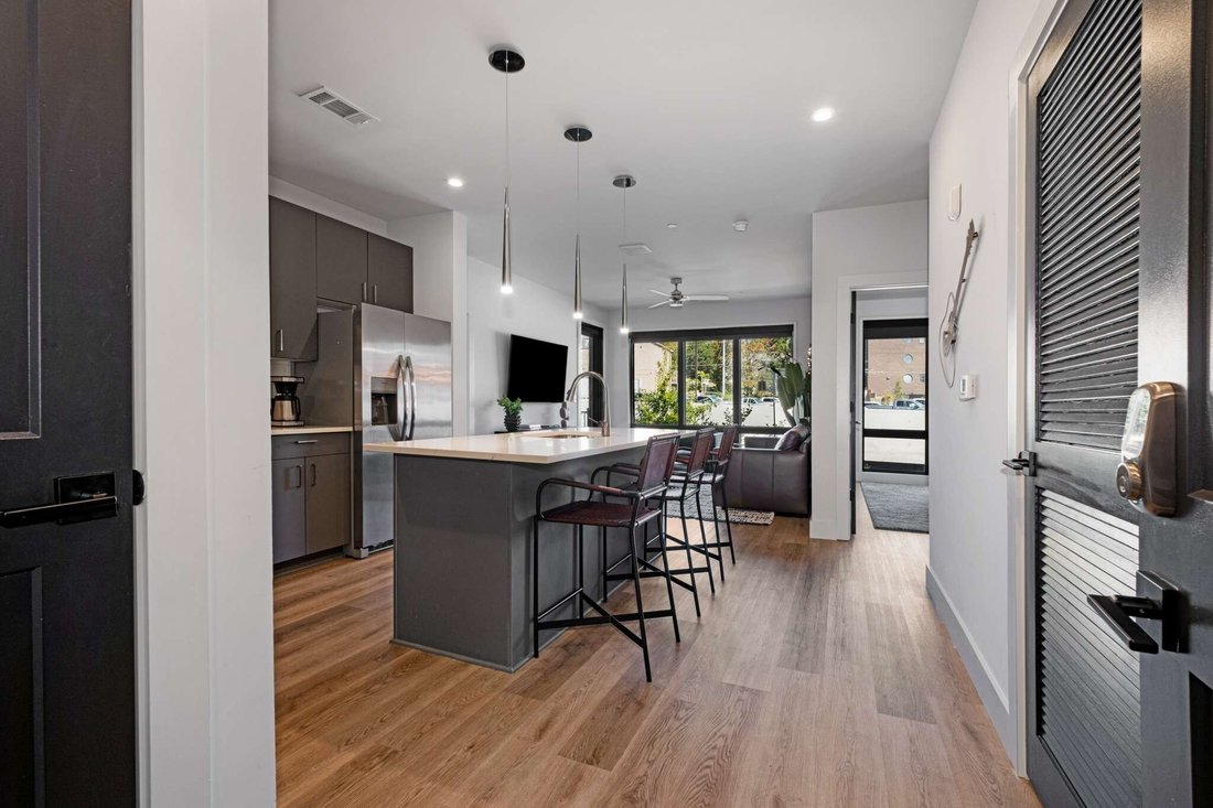 Condo in Nashville, Tennessee, United States 4 - 17916944