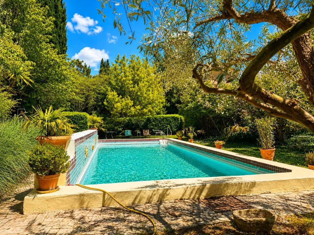 Estate in Orgon, Provence-Alpes-Côte d'Azur, France 3 - 17918337