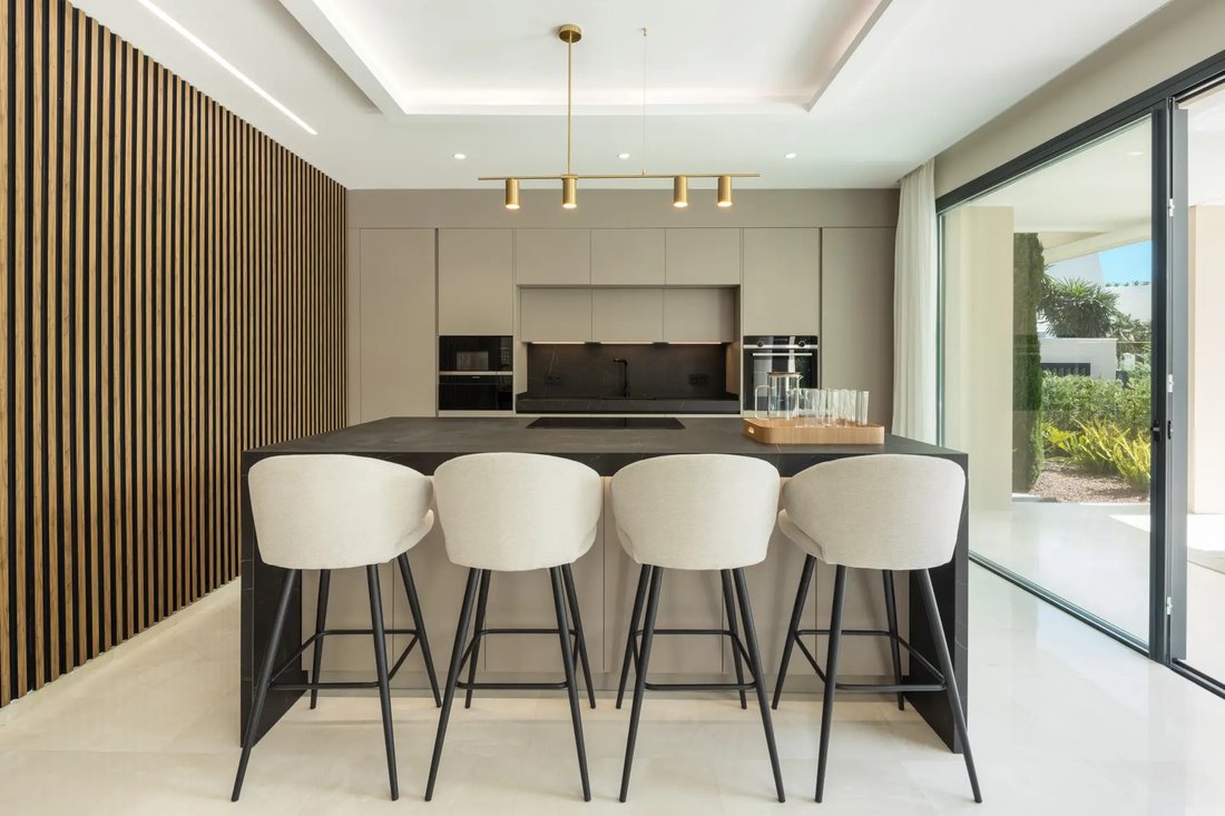 Villa in Nueva Andalucia, Marbella, Spain 4 - 17922945