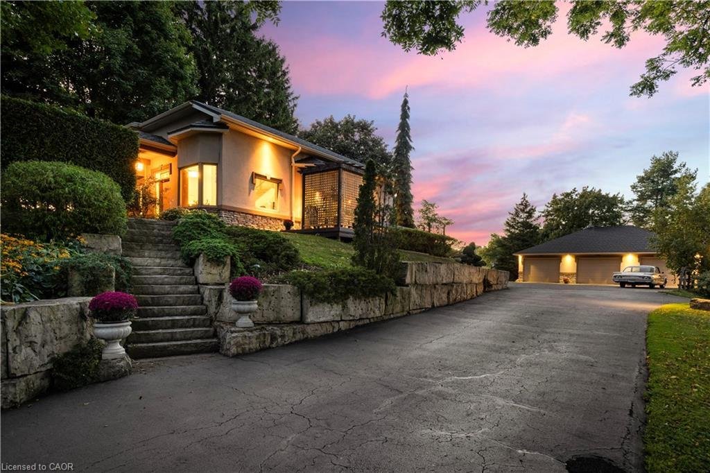 House in Hamilton, Ontario, Canada 1 - 17922881